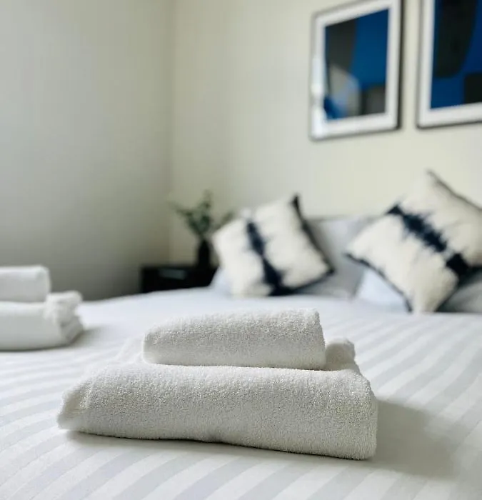 Fabulous One Bedroom Apartment Near Old Trafford Stadium-1